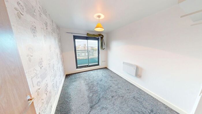 2 Bedroom Flat To Rent In Acton House, Bradford, BD1