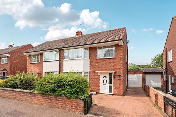 3 Bedroom Semi-Detached House For Sale In Brook Way, Bromham, MK43