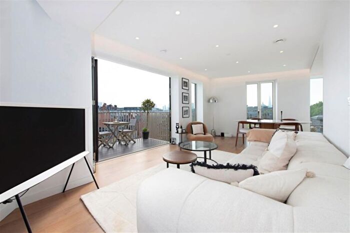 2 Bedroom Flat To Rent In Truro House, Mount Pleasant, WC1X