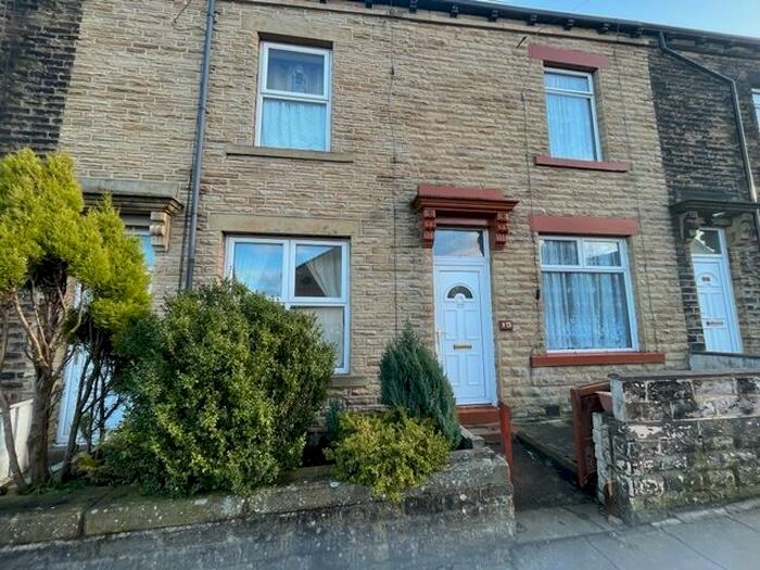 3 Bedroom House To Rent In Blamires Street, Bradford, BD7