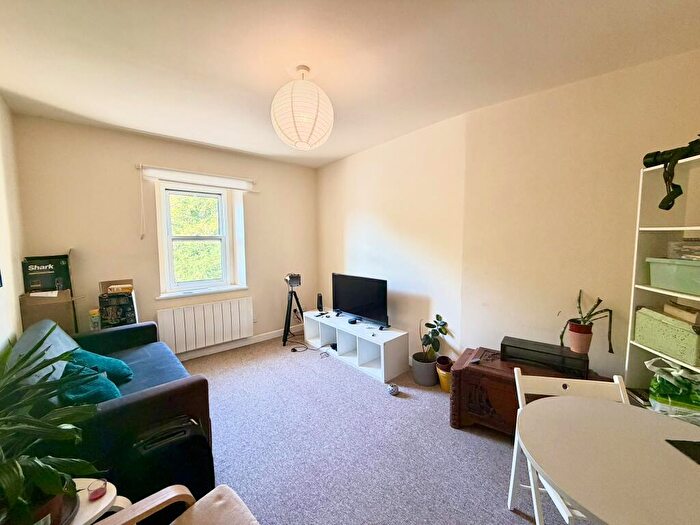 1 Bedroom Apartment To Rent In Vallis Way, Frome, BA11