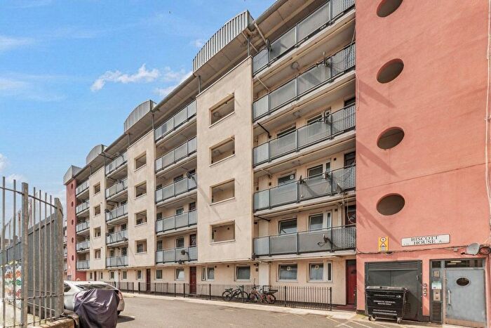 3 Bedroom Flat To Rent In Biscott House, Devas Street, London, E3