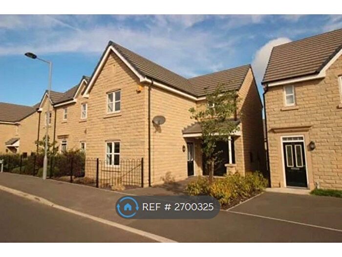 5 Bedroom Detached House To Rent In Mill Race Lane, Laisterdyke, Bradford, BD4