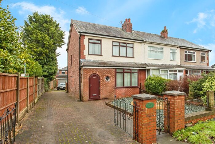 3 Bedroom End Terrace House For Sale In Leyland Lane, Leyland, Lancashire, PR25