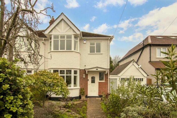 3 Bedroom House To Rent In Grosvenor Gardens, Kingston, KT2