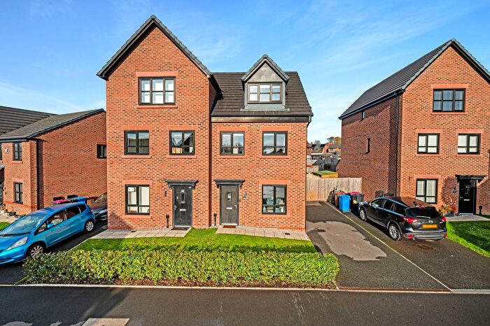 3 Bedroom Semi Detached House For Sale In Campbell Road, Swinton, M27