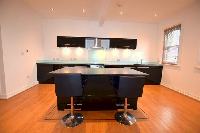 2 Bedroom Apartment To Rent In Wilmslow Road, Manchester, M20