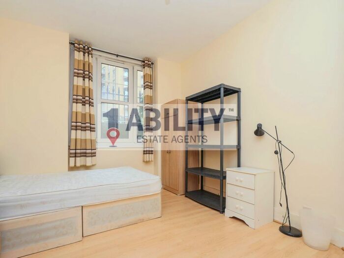3 Bedroom Flat To Rent In Tooley Street, London, SE1