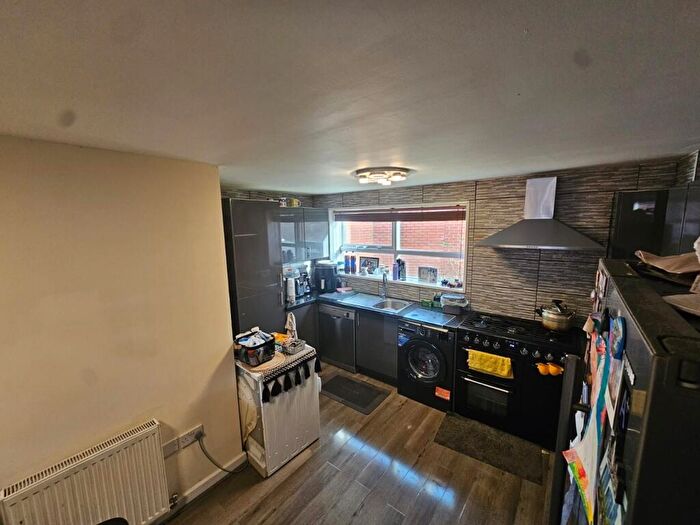 4 Bedroom Detached House For Sale In Billsborrow Rd, Manchester, M14