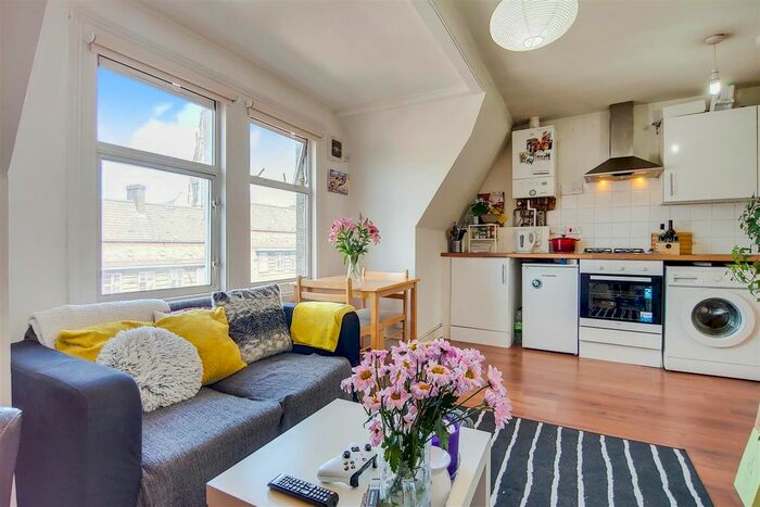 1 Bedroom Flat To Rent In Streatham High Road, London, SW16