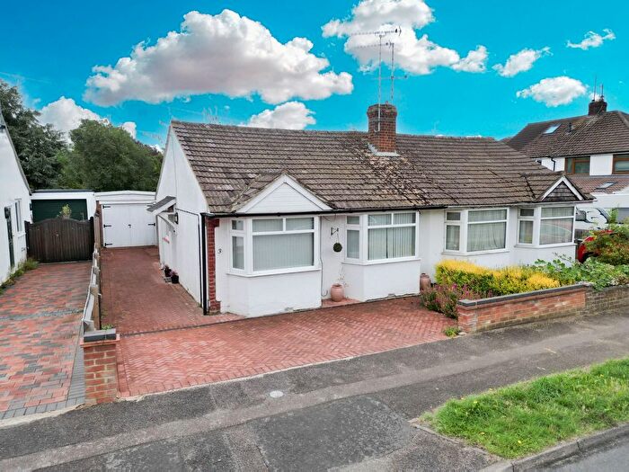 2 Bedroom Semi-Detached Bungalow For Sale In Linford Avenue, Newport Pagnell, MK16