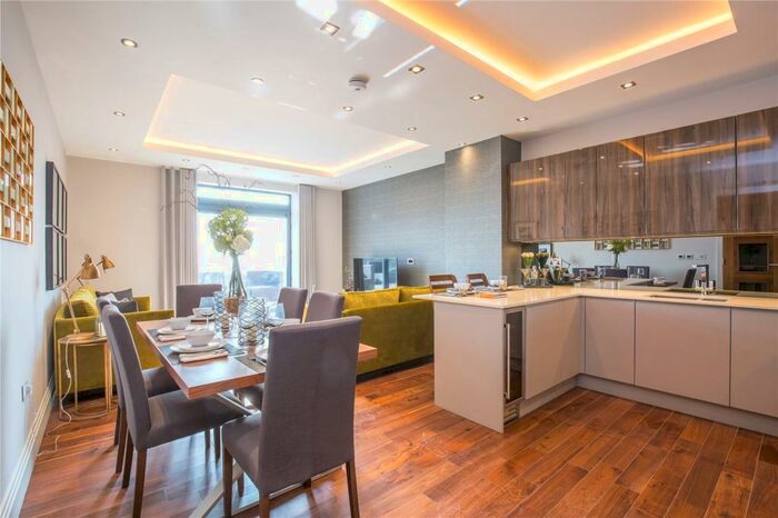 2 Bedroom Apartment To Rent In Muswell Hill, London, N10