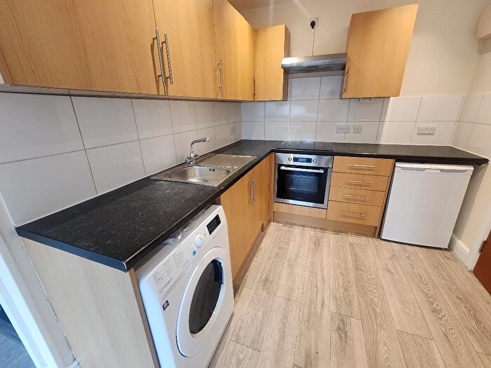 Studio To Rent In St. Annes Road, Southampton, SO19