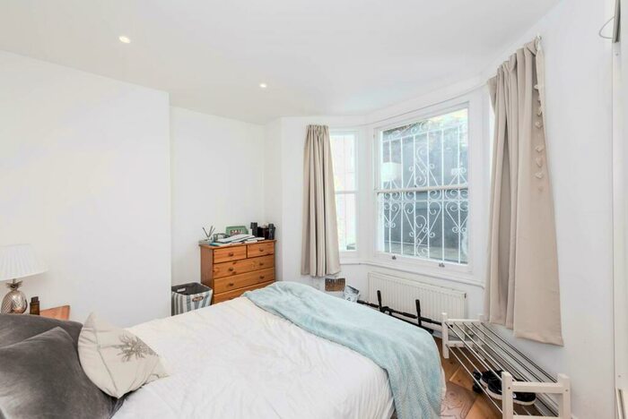 2 Bedroom Flat To Rent In Edith Grove, Chelsea, London, SW10