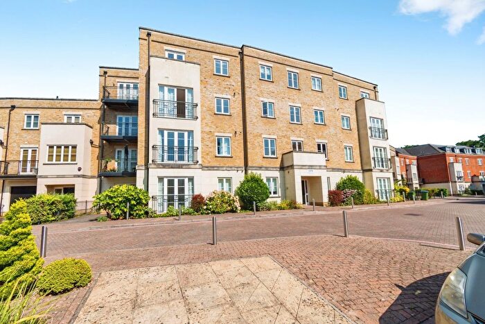 2 Bedroom Flat For Sale In Providence Park, Southampton, Hampshire, SO16