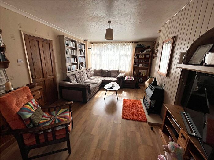 5 Bedroom Semi-Detached House For Sale In Dalling Drive, Houghton Regis, Dunstable, Bedfordshire, LU5