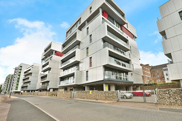 2 Bedroom Apartment To Rent In Robinson Bank, Geoffrey Watling Way, Norwich, NR1