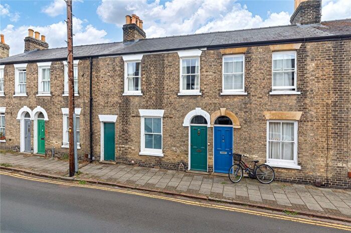 2 Bedroom Terraced House For Sale In Norwich Street, Cambridge, CB2