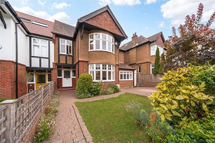 5 Bedroom Semi-Detached House To Rent In Wood Vale, London, N10