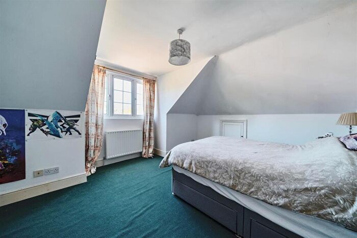 5 Bedroom Detached House For Sale In Kenilworth Road, Fleet, GU51