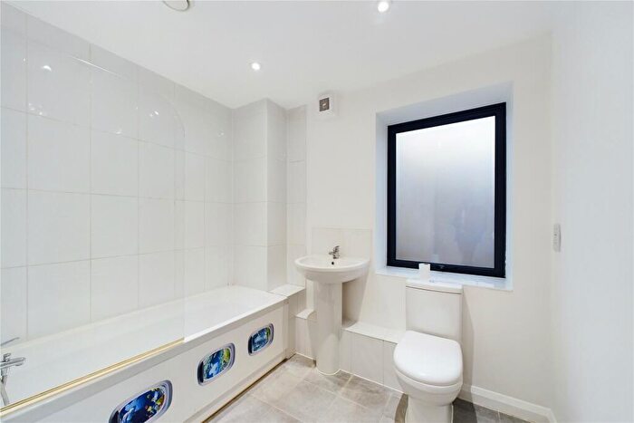 1 Bedroom Apartment For Sale In Kings Road, Reading, Berkshire, RG1