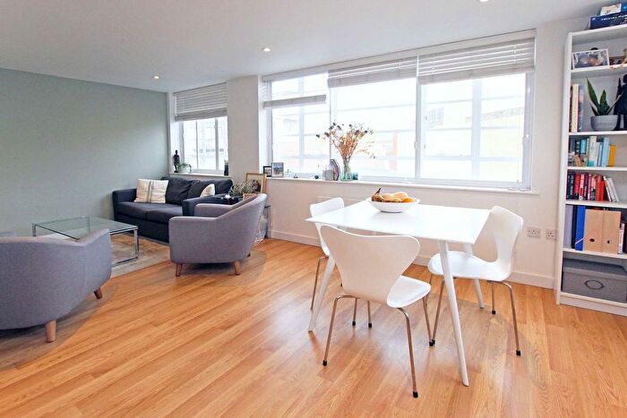 1 Bedroom Flat To Rent In Red Lion Street, Richmond, TW9