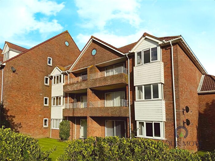 2 Bedroom Flat For Sale In Collingwood Close, Eastbourne, East Sussex, BN23