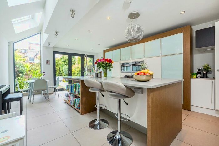 4 Bedroom Detached House To Rent In Narborough Street, Fulham, London, SW6