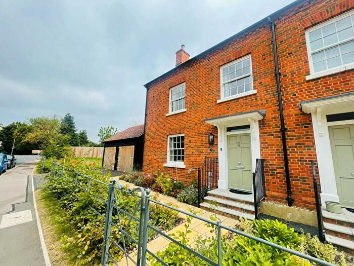 4 Bedroom Semi-Detached House To Rent In Mill Green Lane, Hatfield, AL9