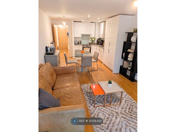 2 Bedroom Flat To Rent In Fulneck Place, London, E1