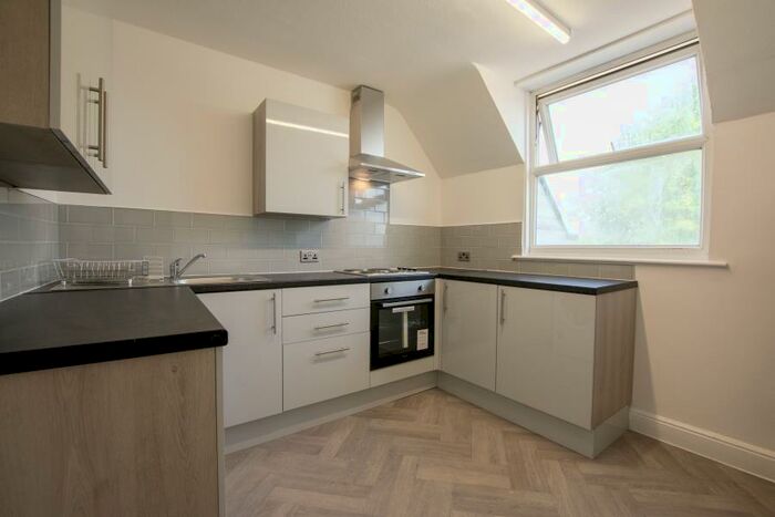 5 Bedroom Flat To Rent In Oak Tree Lane, B29