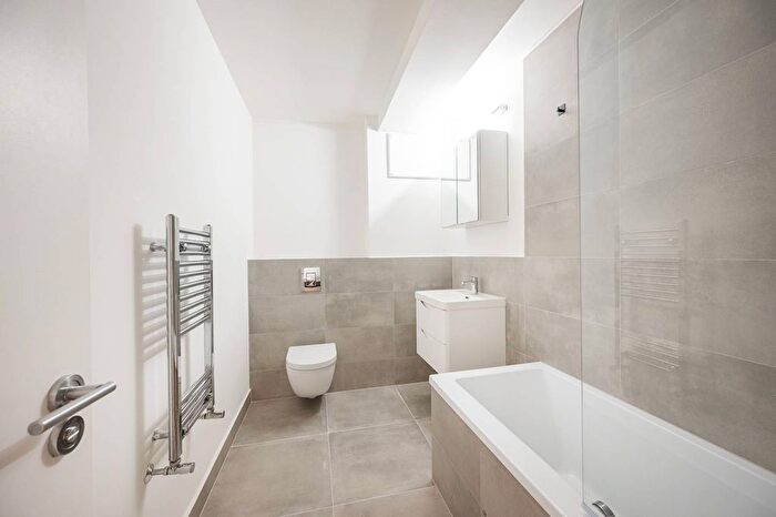 1 Bedroom Farm To Rent In Tyssen Street, Hackney, London, E8