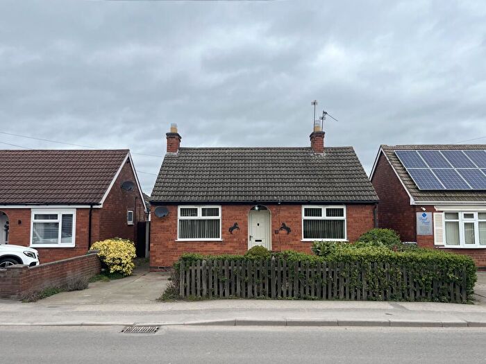 2 Bedroom Bungalow For Sale In Hawton Lane, Balderton, Newark, Nottinghamshire, NG24