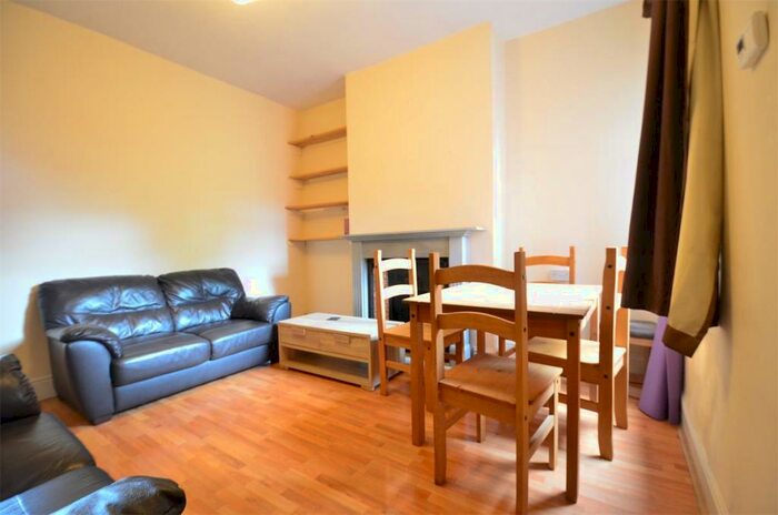 4 Bedroom Terraced House To Rent In Warwards Lane, Selly Oak, Birmingham, B29