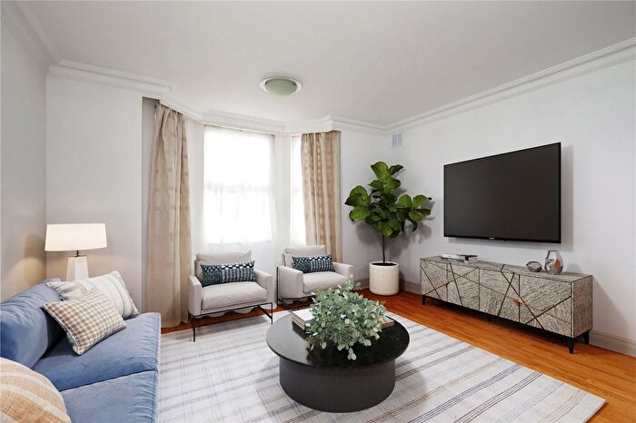 2 Bedroom Flat For Sale In Warwick Road, London, W5