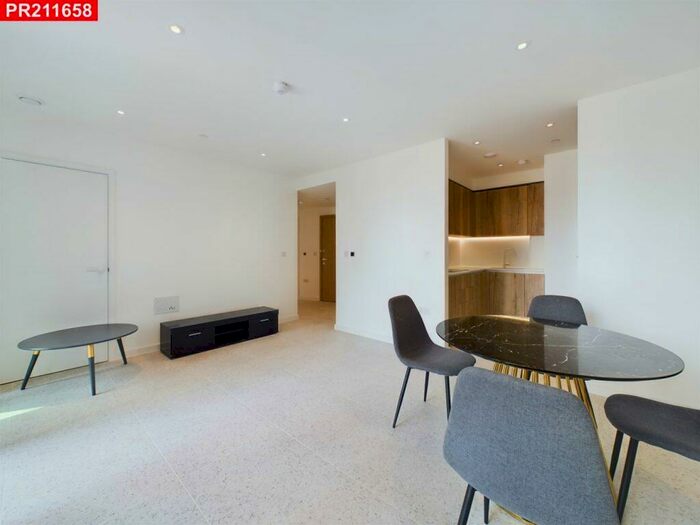 2 Bedroom Flat To Rent In Cendal Street, Whitechapel, – Bedrooms Flat, E1