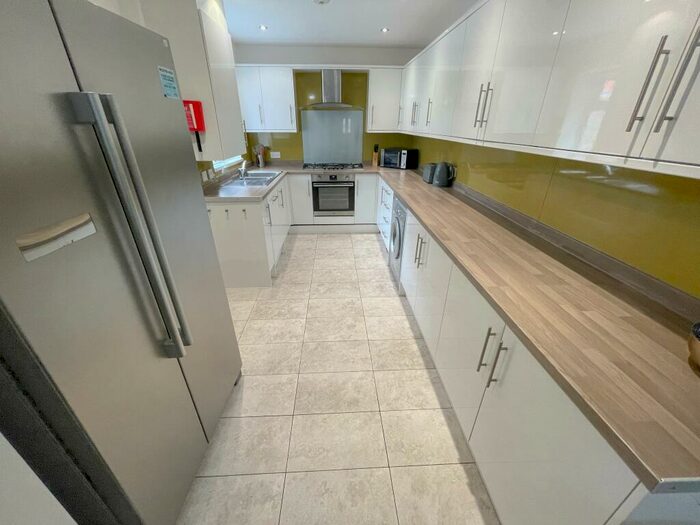 6 Bedroom House To Rent In Jubilee Drive, L7