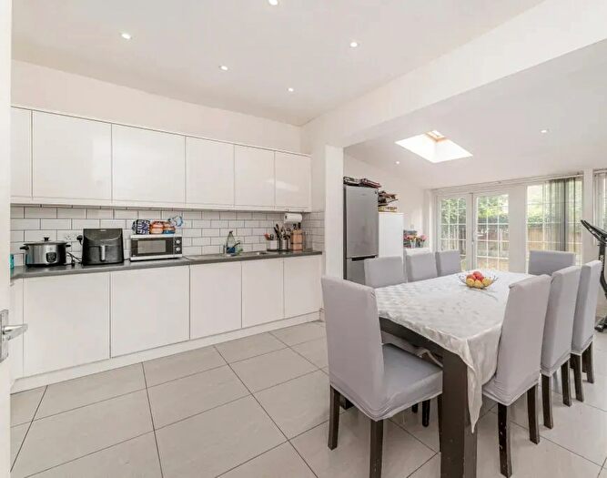 4 Bedroom End Terrace House To Rent In Windsor Road, Ilford, IG1