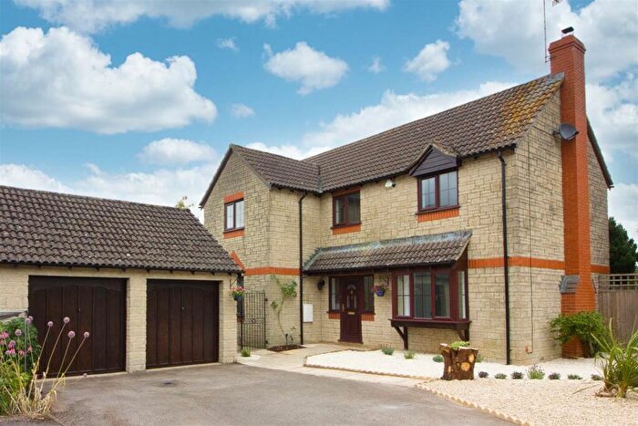 4 Bedroom Detached House For Sale In Gardners Drive, Hullavington, Chippenham, SN14