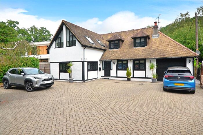 5 Bedroom Detached House For Sale In Snow Hill, Copthorne, Crawley, RH10