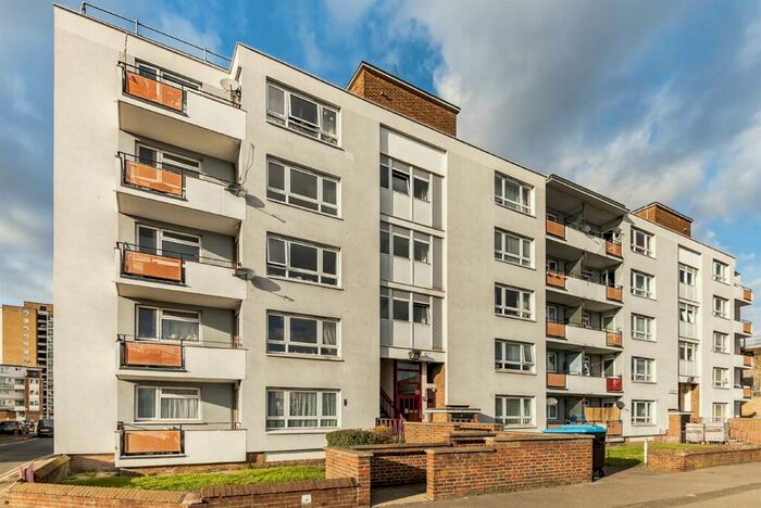 2 Bedroom Apartment To Rent In Beamish House, South Bermondsey, SE16