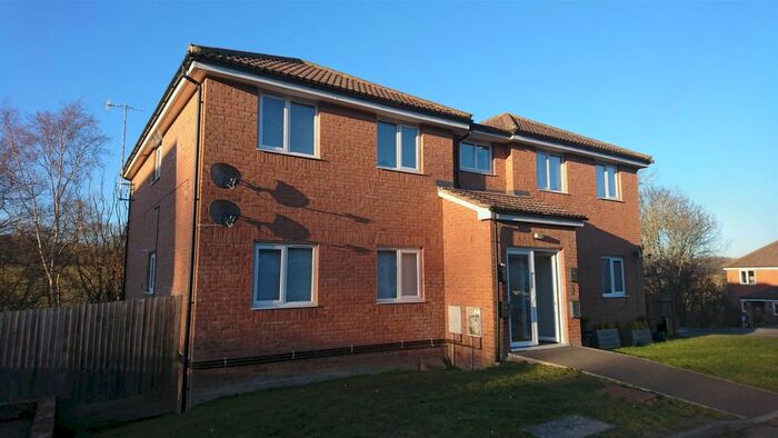 2 Bedroom Flat To Rent In Amanda Close, Bexhill-On-Sea TN40