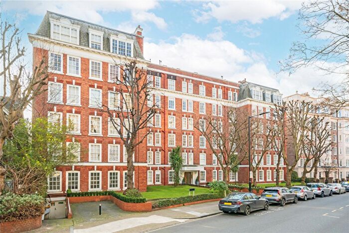 3 Bedroom Flat To Rent In Circus Lodge, Circus Road, London, NW8