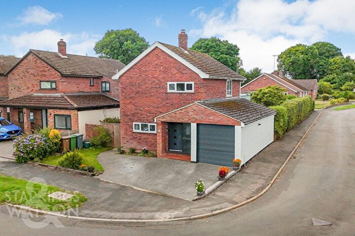 3 Bedroom Detached House For Sale In St. Laurence Avenue, Brundall, Norwich, NR13