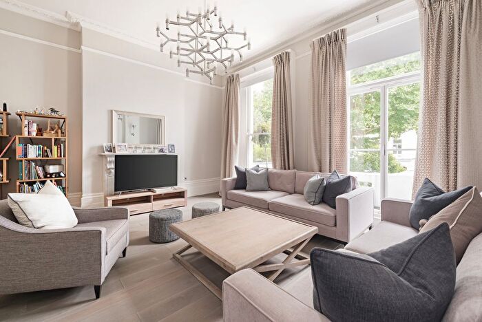 5 Bedroom Town House To Rent In Kensington Gate, Kensington, London, United Kingdom, W8
