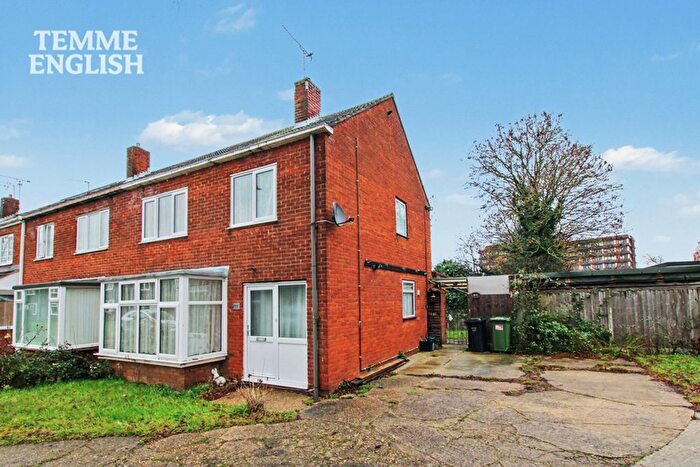 3 Bedroom End Of Terrace House For Sale In Fauners, Basildon, SS16