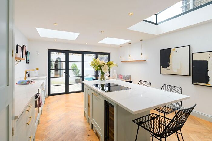 4 Bedroom Terraced House For Sale In Landells Road, London, SE22