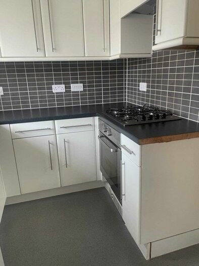 1 Bedroom Flat To Rent In Deal Close, Regency Park, WA5