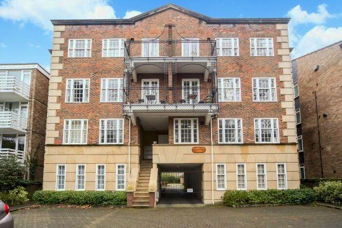 2 Bedroom Flat To Rent In Kew Road, Richmond, TW9