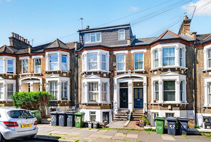 2 Bedroom Flat For Sale In Waller Road, London, SE14